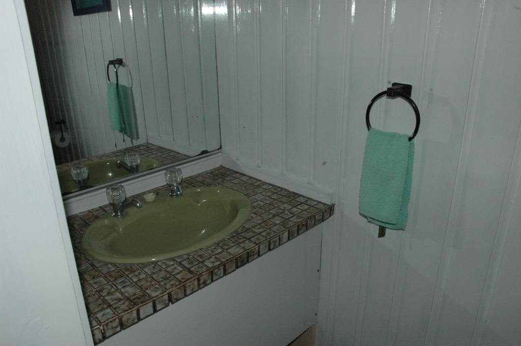 San Marino Motor Lodge Absolute Beachfront 쿠퍼스 비치 외부 사진